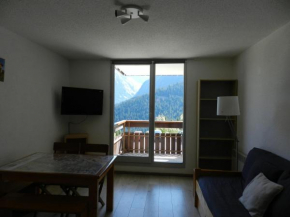 Appartement 6 pers, 1 cabine, au pied des pistes, balcon, ascenseur - FR-1-557A-50